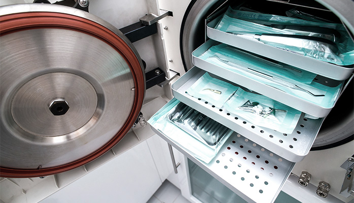 Engangsudstyr på hospitaler koster miljøet dyrt