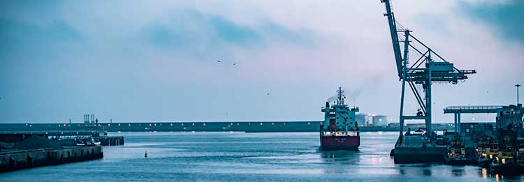 Skibs- og marineteknologi – Beskyttelse af havmiljø – Styring og håndtering af affald om bord