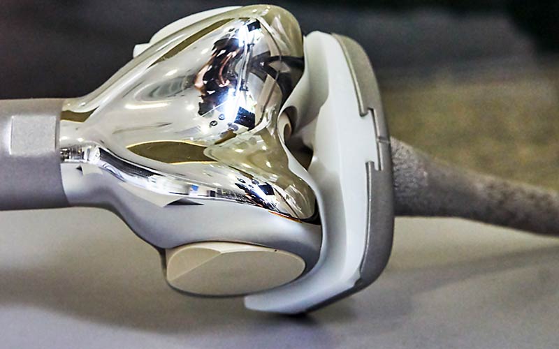 Få indflydelse på krav til kirurgiske implantater til erstatning af knogler og led