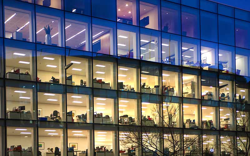 Overgangsordningen for DS/EN 12464-1 er slut – nu skal nye krav til indendørs belysning anvendes